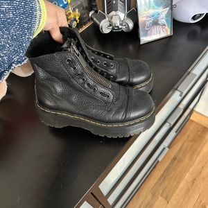 Platform Zipper Doc Martens